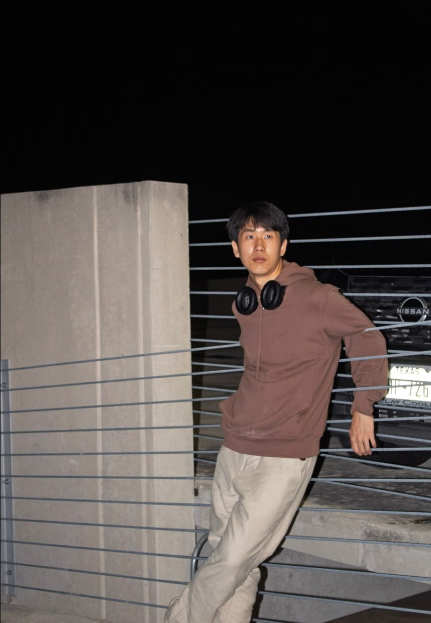 Maximillian Hsu Blurred Background