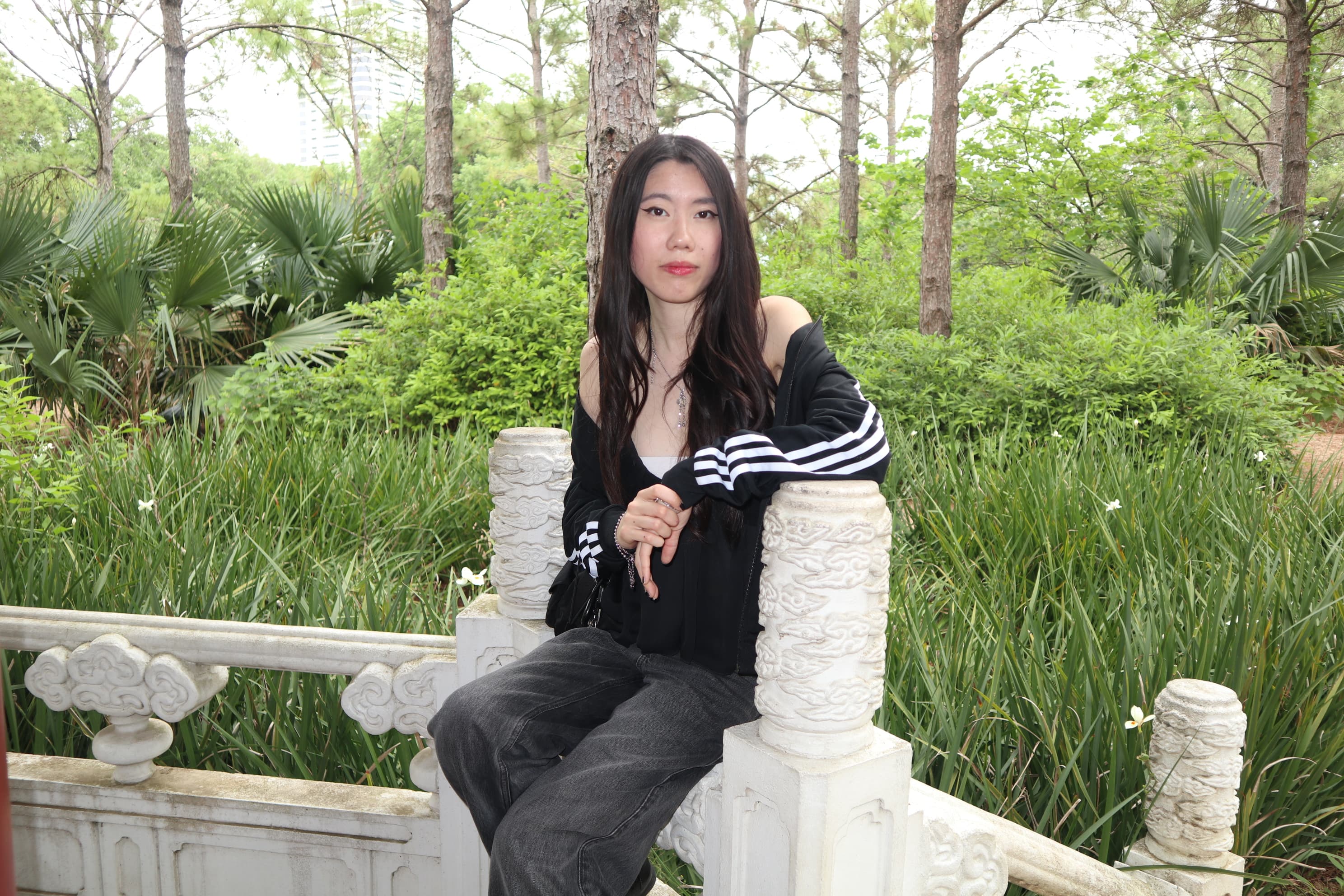 Lia Chen Blurred Background